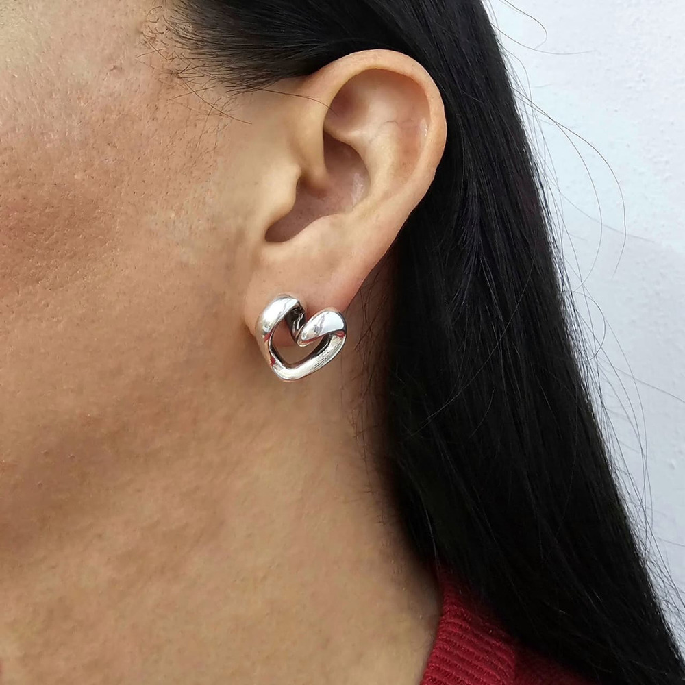 Arete De Plata 925 Broquel Corazón Nudo Agálea Mujer - Image 7